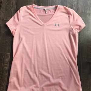 Under armour light fit athletic work out t shirt